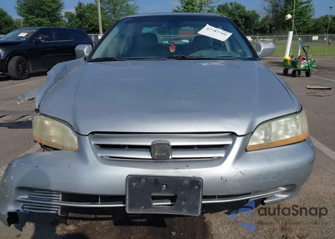 2002 Honda Accord 3.0 Ex z USA, uszkodzony, nr VIN 1HGCG16592A060181